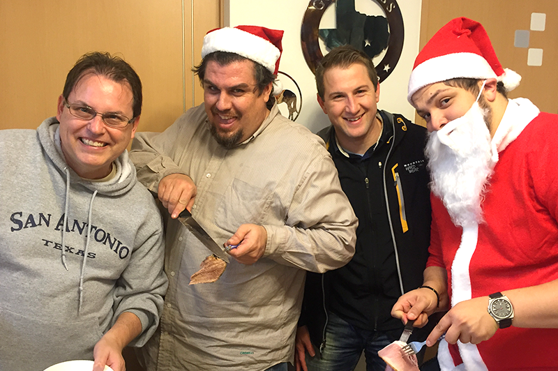 英会話スクールACEのクリスマスパーティーの様子